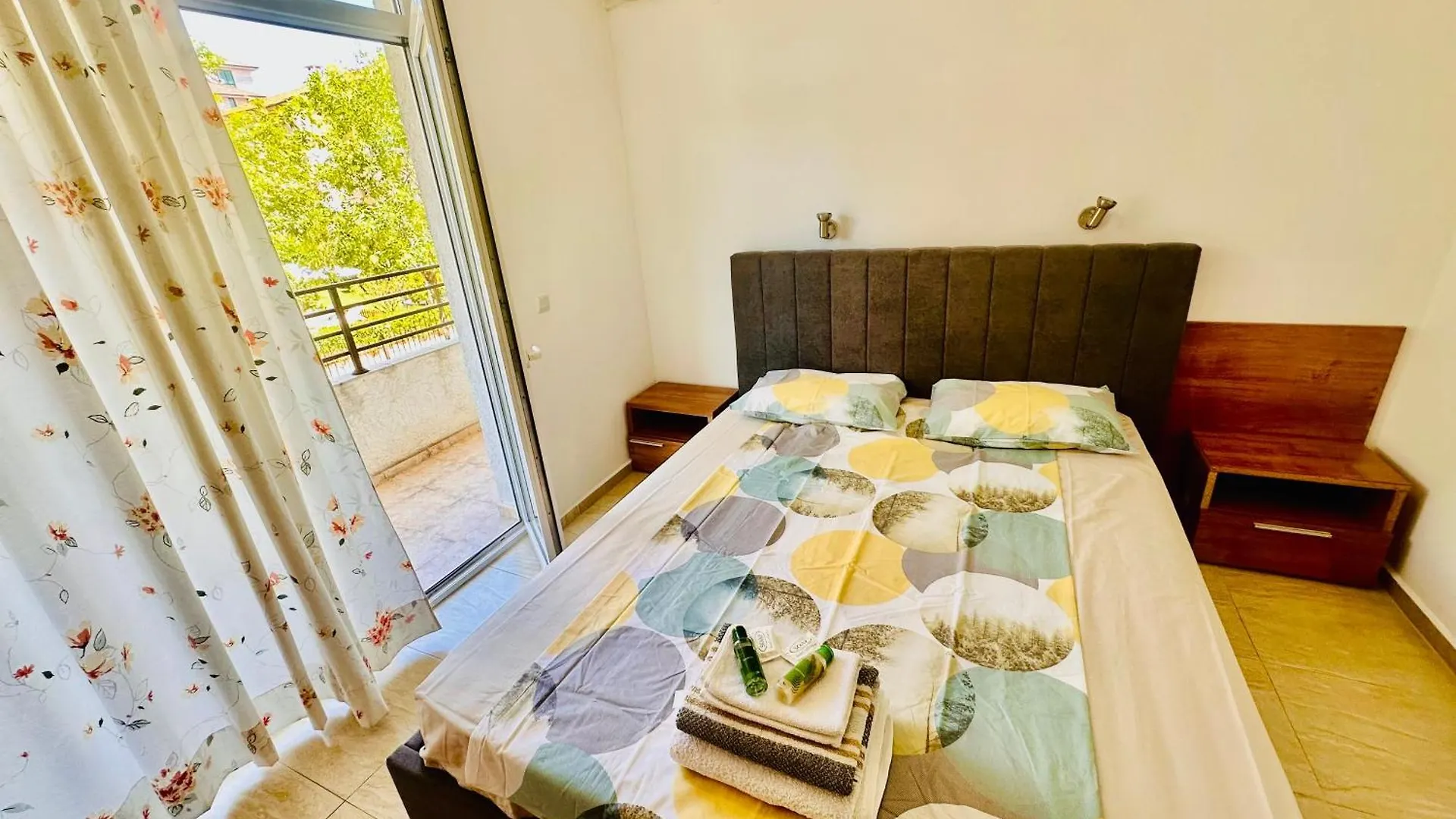 Charming 2-Bed Flat With Pool View In Sunny Beach, Bulgaria Appartement