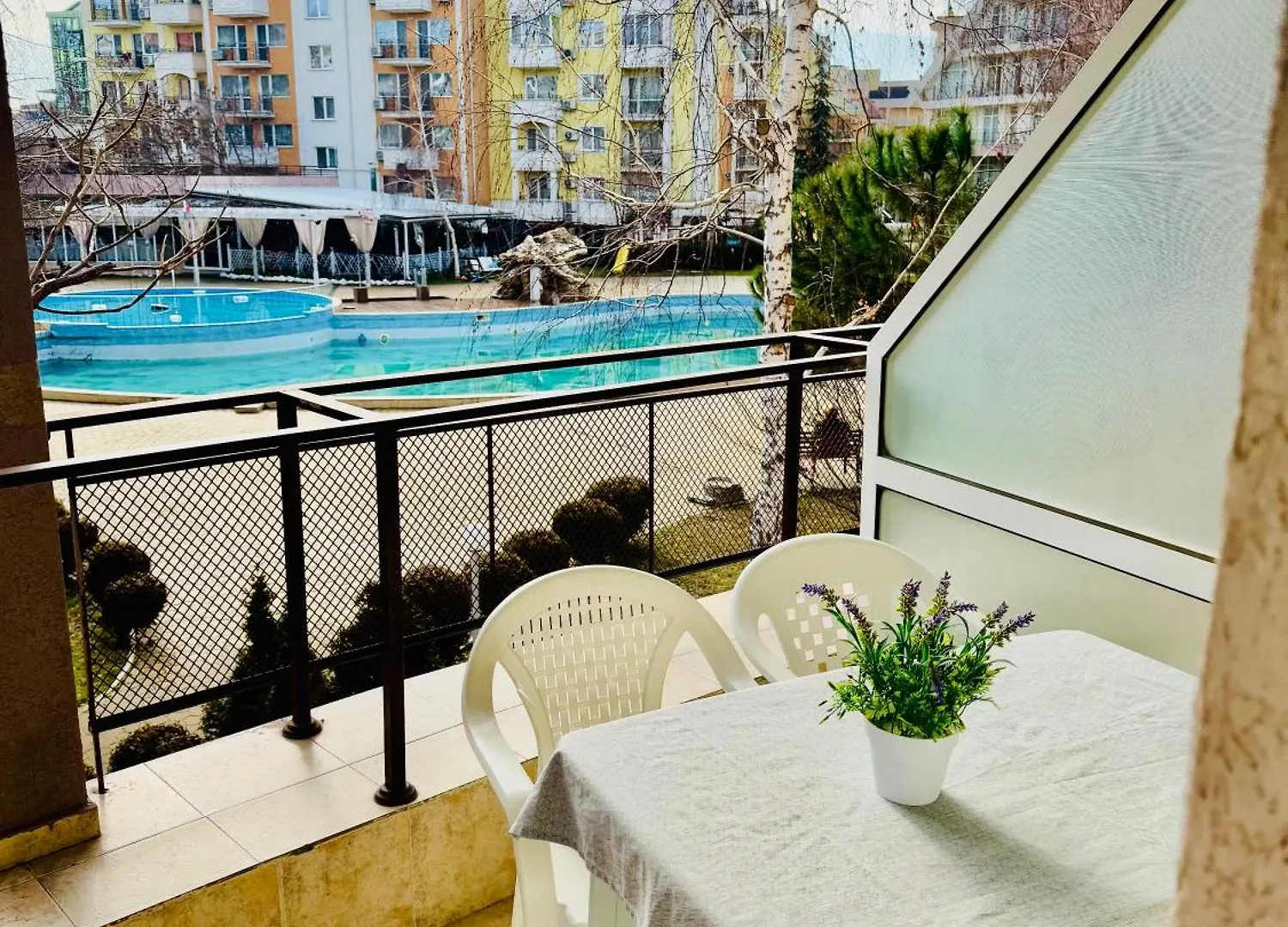 Charming 2-Bed Flat With Pool View In Sunny Beach, Bulgaria 0*,  Bulgarie